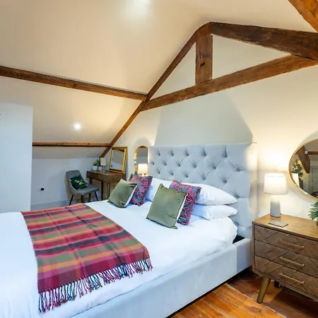 Little Apple Cottage- Free Parking, Hot Tub, Fire, Town Centre *