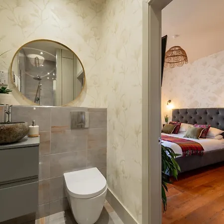 Little Apple Cottage- Free Parking, Hot Tub, Fire, Town Centre Semesterbostad