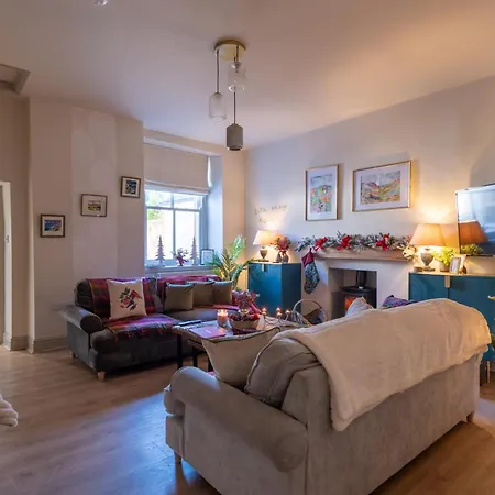 Little Apple Cottage- Free Parking, Hot Tub, Fire, Town Centre Semesterbostad *