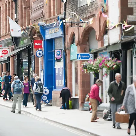 Tatil Evi Little Apple Cottage- Free Parking, Hot Tub, Fire, Town Centre Appleby-in-Westmorland