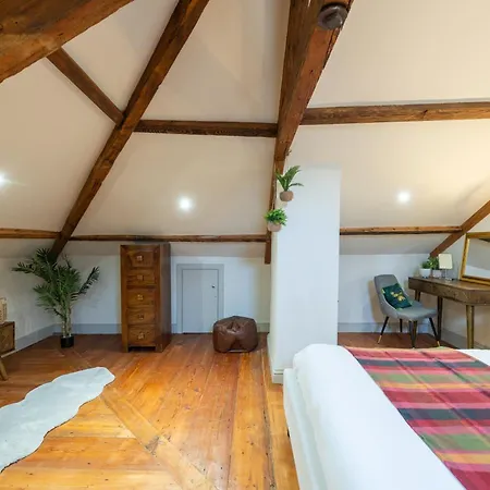 Holiday home Little Apple Cottage- Free Parking, Hot Tub, Fire, Town Centre