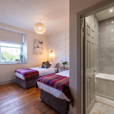Little Apple Cottage- Free Parking, Hot Tub, Fire, Town Centre Holiday home