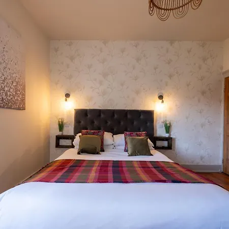 Little Apple Cottage- Free Parking, Hot Tub, Fire, Town Centre Holiday home