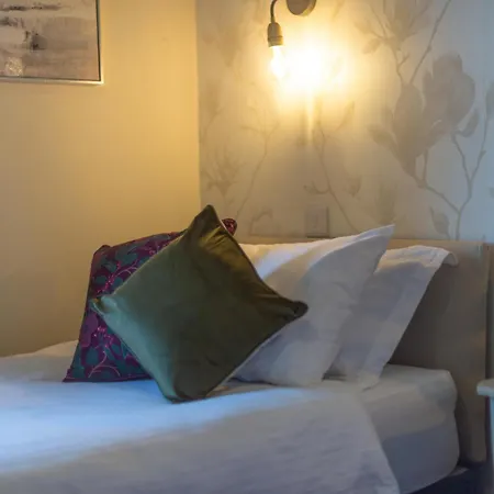 Little Apple Cottage- Free Parking, Hot Tub, Fire, Town Centre بيت للعطل
