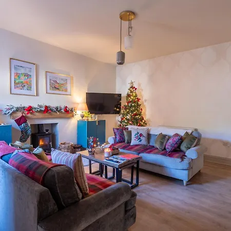 Little Apple Cottage- Free Parking, Hot Tub, Fire, Town Centre