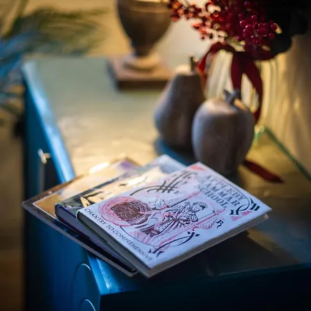 Little Apple Cottage- Free Parking, Hot Tub, Fire, Town Centre Tatil Evi *