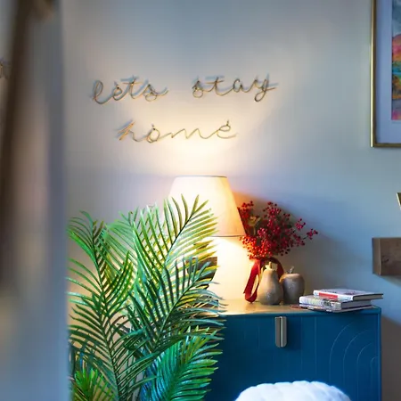 Little Apple Cottage- Free Parking, Hot Tub, Fire, Town Centre Tatil Evi *