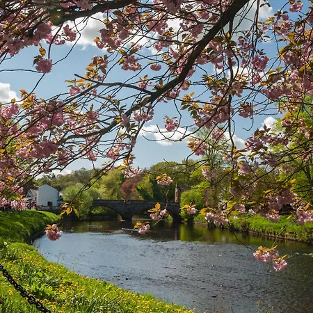 Little Apple Cottage- Free Parking, Hot Tub, Fire, Town Centre Tatil Evi