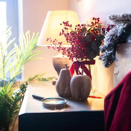 Little Apple Cottage- Free Parking, Hot Tub, Fire, Town Centre *