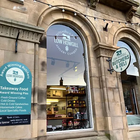 Little Apple Cottage- Free Parking, Hot Tub, Fire, Town Centre *