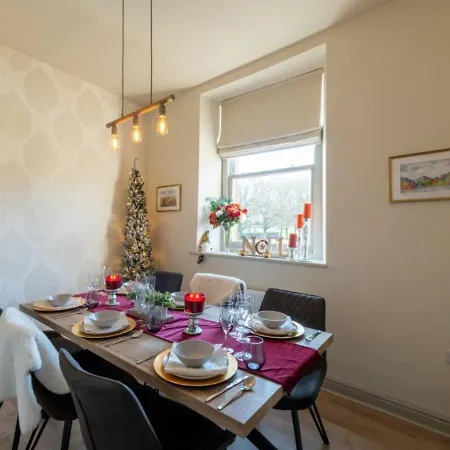 Σπίτι διακοπών Little Apple Cottage- Free Parking, Hot Tub, Fire, Town Centre *