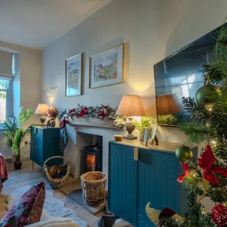 Σπίτι διακοπών Little Apple Cottage- Free Parking, Hot Tub, Fire, Town Centre