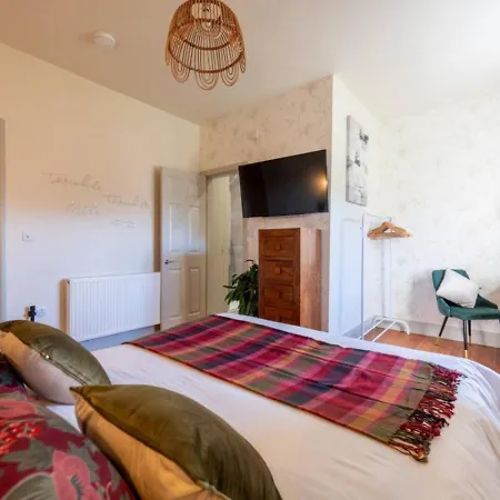 Σπίτι διακοπών Little Apple Cottage- Free Parking, Hot Tub, Fire, Town Centre *