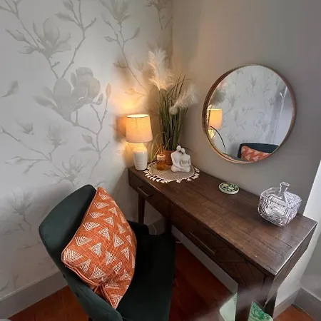 Little Apple Cottage- Free Parking, Hot Tub, Fire, Town Centre