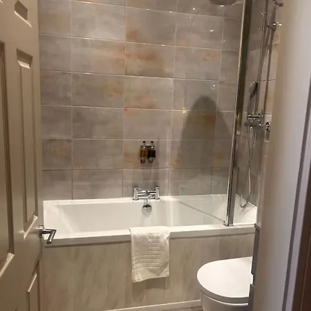 Little Apple Cottage- Free Parking, Hot Tub, Fire, Town Centre Σπίτι διακοπών