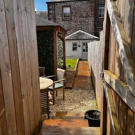 Little Apple Cottage- Free Parking, Hot Tub, Fire, Town Centre Σπίτι διακοπών *
