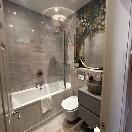 Σπίτι διακοπών Little Apple Cottage- Free Parking, Hot Tub, Fire, Town Centre *