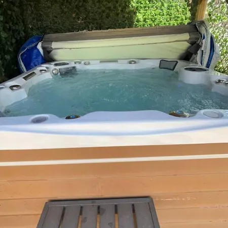 Σπίτι διακοπών Little Apple Cottage- Free Parking, Hot Tub, Fire, Town Centre Appleby-in-Westmorland