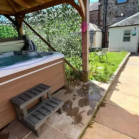 Little Apple Cottage- Free Parking, Hot Tub, Fire, Town Centre Appleby-in-Westmorland