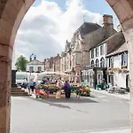 Little Apple Cottage- Free Parking, Hot Tub, Fire, Town Centre Hébergement de vacances *
