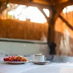 Little Apple Cottage- Free Parking, Hot Tub, Fire, Town Centre