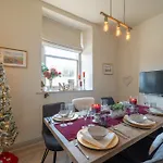 Hébergement de vacances Little Apple Cottage- Free Parking, Hot Tub, Fire, Town Centre