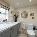 Little Apple Cottage- Free Parking, Hot Tub, Fire, Town Centre *